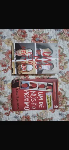 Livros ?um de nós está mentindo? ?um de nós é o próximo?