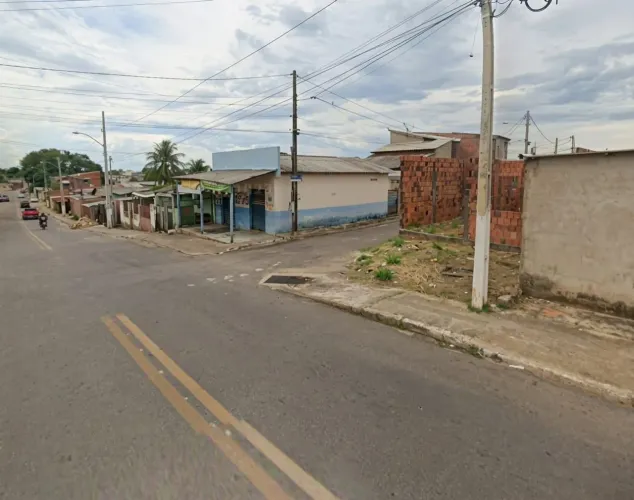 Vendo terreno com edificação na principal do conjunto esperança