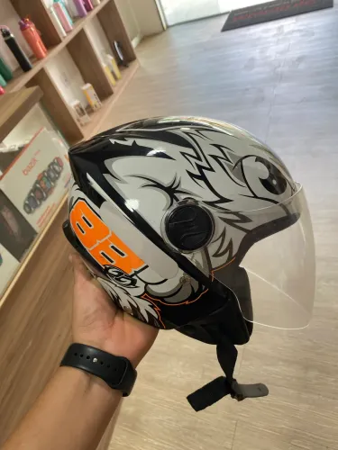 Capacete
