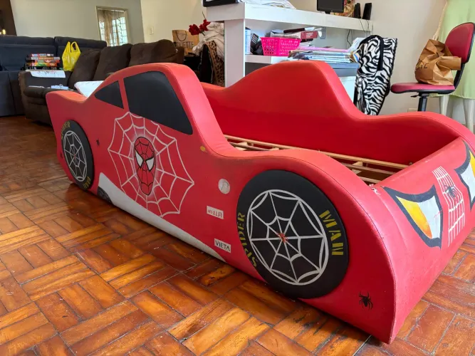 Cama de carrinho estofada em couro sintético do homem aranha