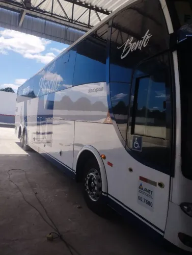 Estéticas carro de alto porte van caminhão e ônibus