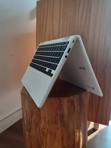 Chromebook Acer Celeron N3150 4GB de RAM (vira tablet)