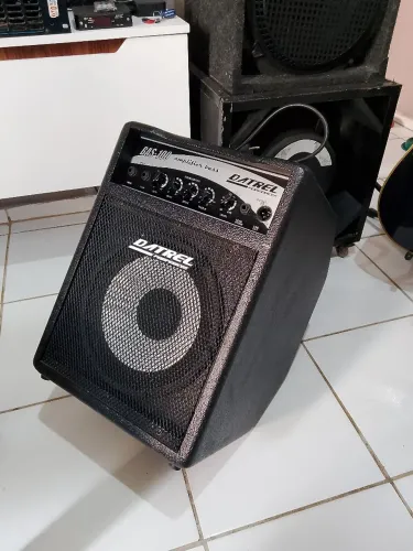 Caixa de baixo 100w nova 4 meses de uso 