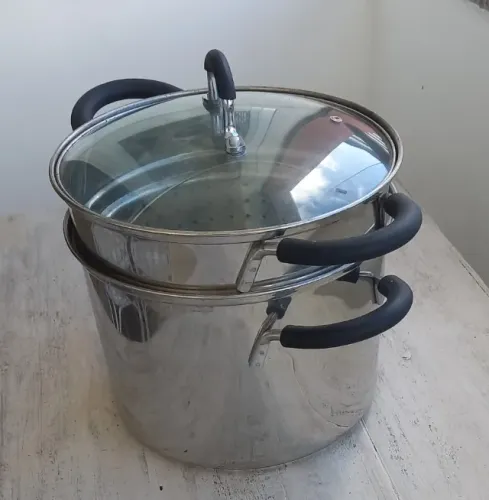 PANELA DUPLA EM INOX, PRATICAMENTE NOVA, EM PERFEITO ESTADO.