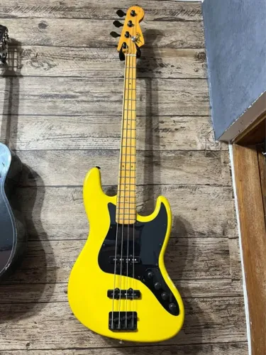 Baixo 4 cordas luthier Seizi Jazz Bass Handmade c/ captação Basslines
