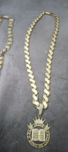 VENDO CORDÃO DE MOEDA ANTIGA  chamar *