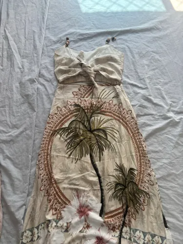 Conjunto Saia Midi e Cropped