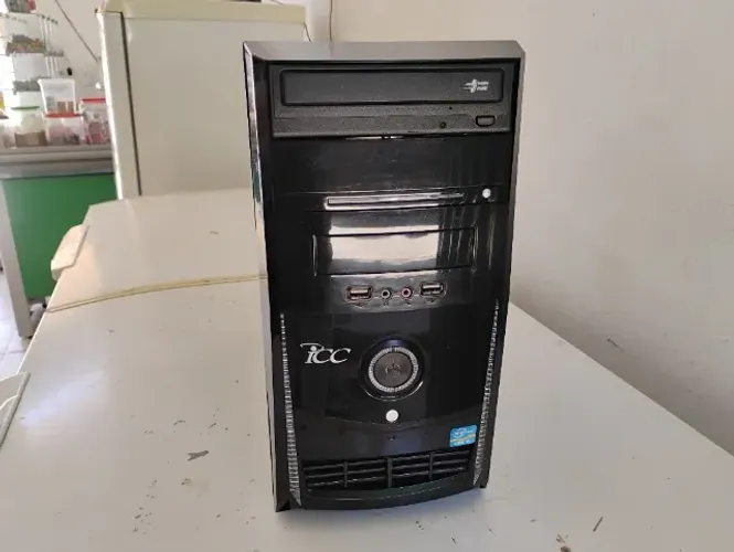 gabinete de pc com a fonte e hd de 500 gigas
