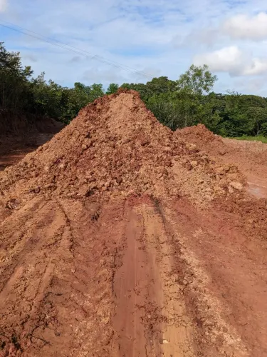 Carrada aterro, barro, piçarra 
