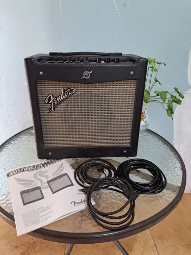 Amplificador de Guitarra Fender Mustang I ÓTIMA OPORTUNIDADE