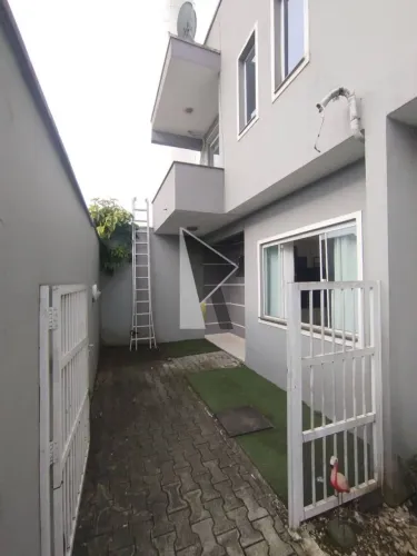 Sobrado com 2 dormitórios para alugar por R$ 3.200,00/mês - Centro - Navegantes/SC