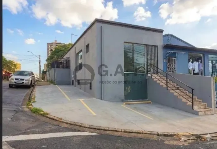 Imóvel comercial à venda em Sorocaba-SP: Casa no Jardim Vergueiro com 4 quartos, 3 banheir