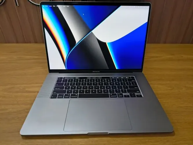 macbook pro 16 i9