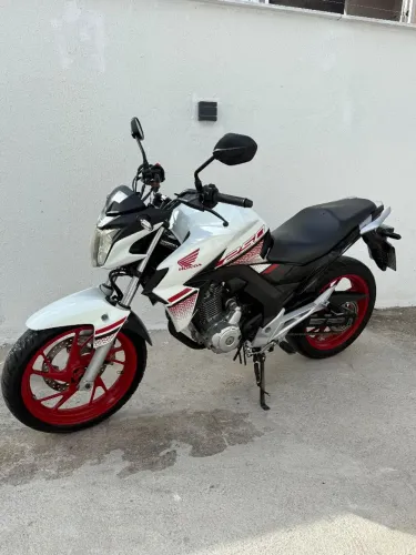 CB TWISTER <br>60.000 kms <br>2 dono <br>Manual e chave reserva <br>20.900,00$