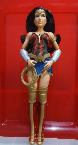 Boneca Mulher Maravilha Laço da Verdade Mattel