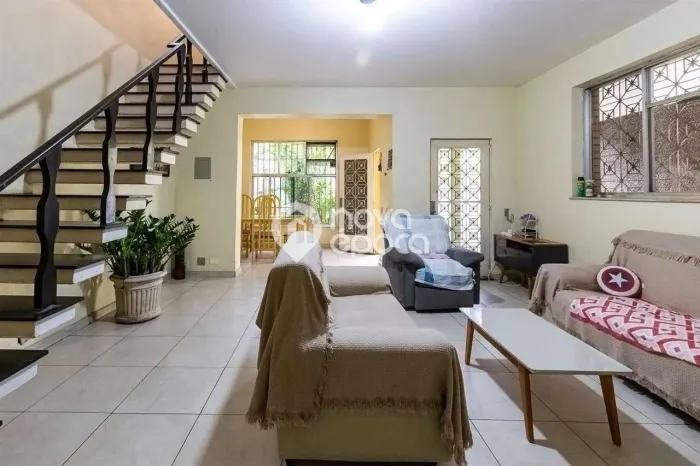 Méier | Casa 5 quartos, sendo 2 suites