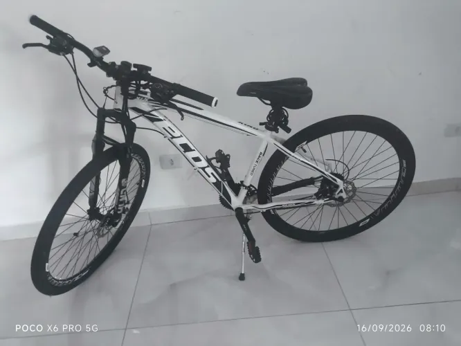 Bicicleta aro 29 impecável