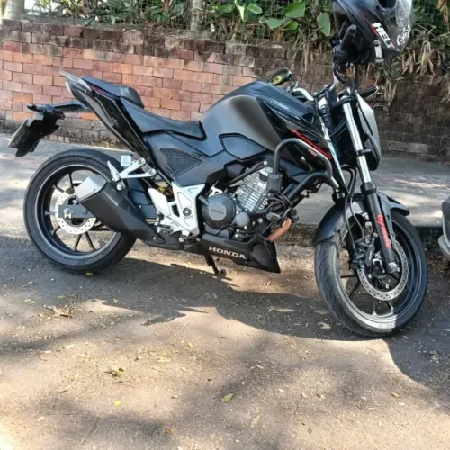 VENDO Honda CB Twister 300 cilindradas