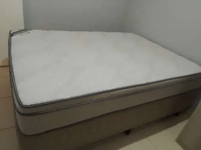 Vendo base + colchão de casal