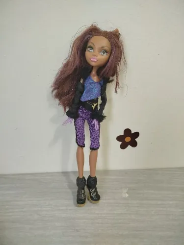 Boneca Monsters hay negra