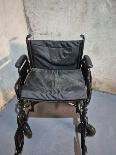 Vende cadeira de roda extra grande tamanho especial