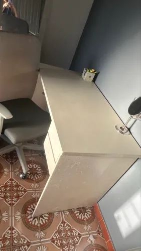 Mesa escrivaninha + cadeira de escritório 