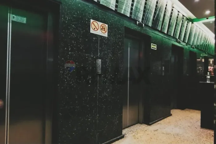 No centro histórico, Edifício Hermon, localizada na Vigário José Inácio 547, sala comercia