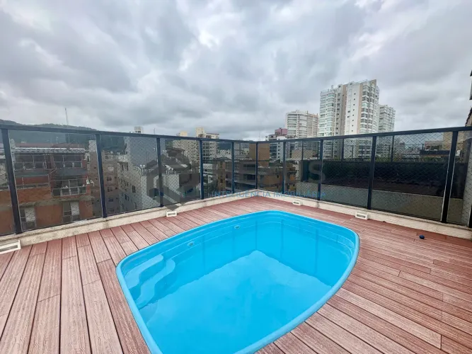 Cobertura com varanda gourmet e piscina com vista mar e lazer na Praia da Enseada, Guarujá