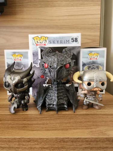 Coleção Funko Skyrim - Alduin, Dragonborn e Daeadric Armor