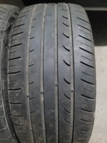 Pneus aro 18 muito borracha perfil 225/40. OBS 2 com vulcanização mais não baixa