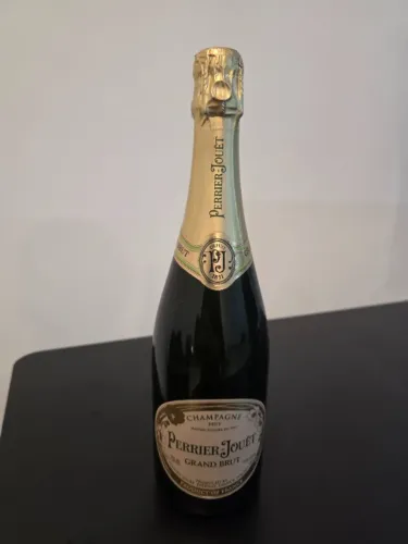 CHAMPAGNE
