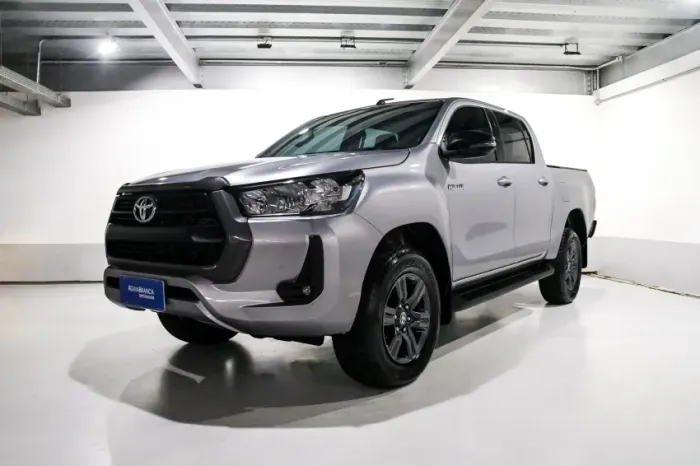 Toyota Hilux CD SR 4X4 2.8 TDI Diesel Aut. 2025
