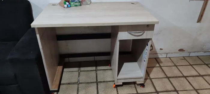 Mesa escritório+ cadeira 