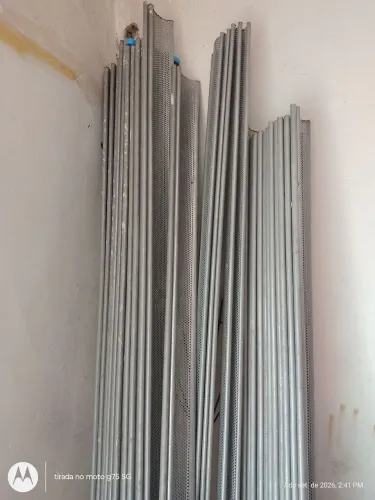 Vendo peças de porta de ferro 