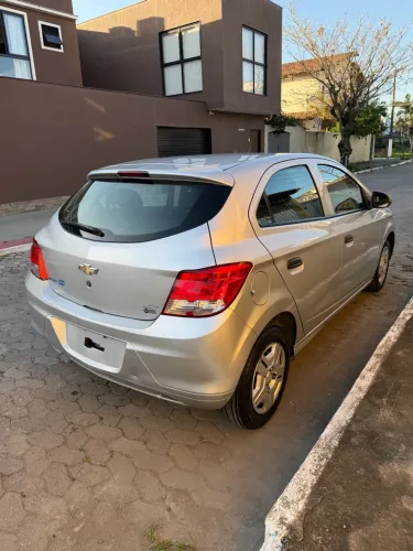 Chevrolet Onix JOY Hatch 1.0 8V Flex Mec. 4P 2018