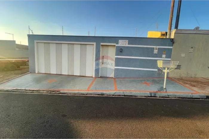 Casa dos Sonhos com Piscina e Ótimo Preço!