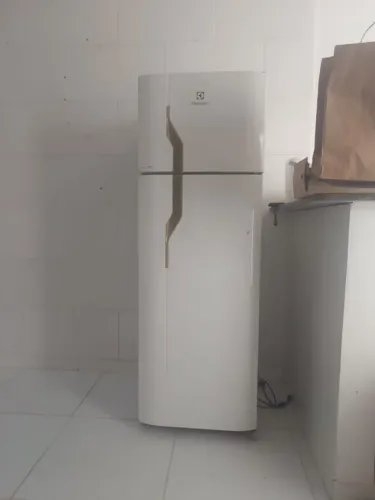 Geladeira Eletrolux com defeito 