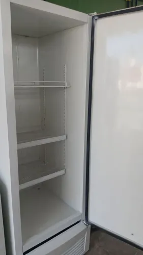 Vende-se Freezer Expositor por R$ 1800,00