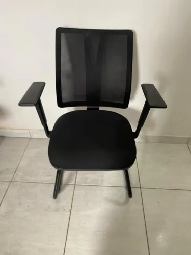 Cadeira para escritório com base fixa