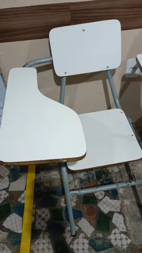 Cadeiras escolares