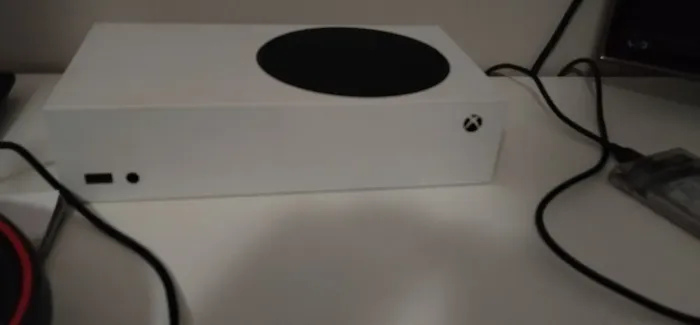 Xbox séries s, semi-novo, com controle gamer com gatilhos e + HD de memória externo