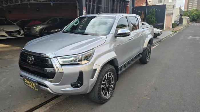 Toyota Hilux CD SRX Plus 4X4 2.8 TDI Die. Aut. 2025