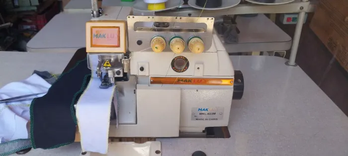 Vendo maguina de costura overlock