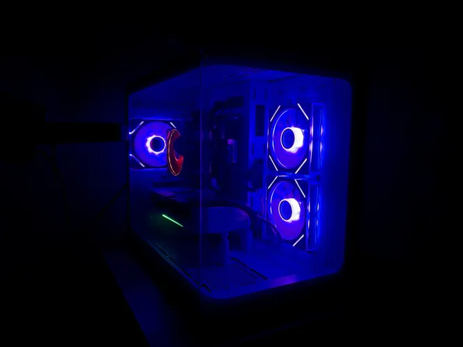 PC Gamer RTX 5070, Ryzen 9 7900, 32GB RAM
