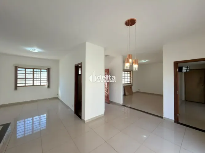 Casa com 3 quartos sendo 2 suítes disponível para locação e venda no bairro Vigilato Perei