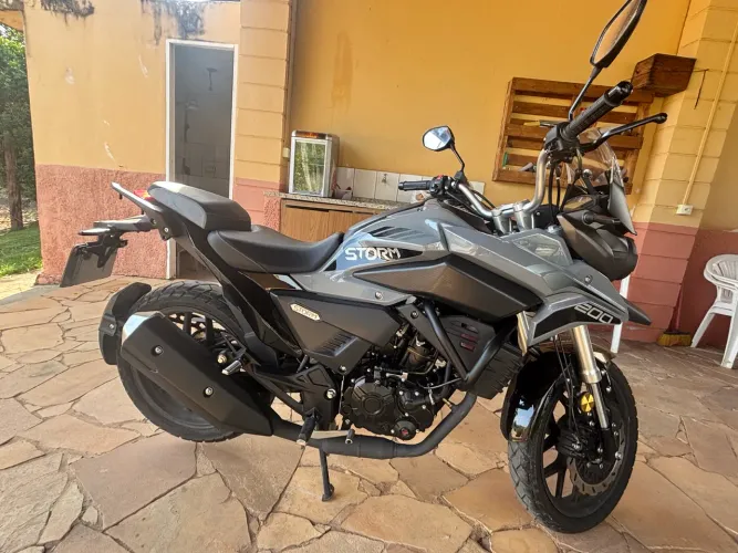 Moto semi nova !!!!!