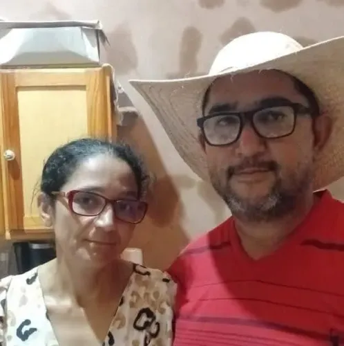 Casal de caseiros