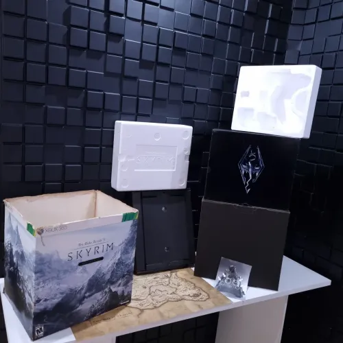 LEIA ANTES CAIXA VAZIA COMPLETA COM MAPA E MANUAL EDIÇÃO DE COLECIONADOR SKYRIM ITEM RARO