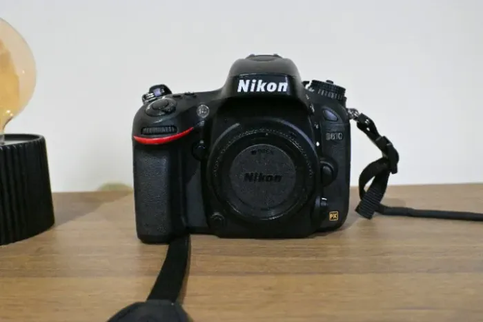 Nikon D610 Full Frame - Só 51 mil cliques - Impecável, com bateria e alça originais