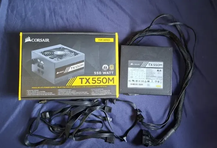 Fonte Corsair TX550M 550W